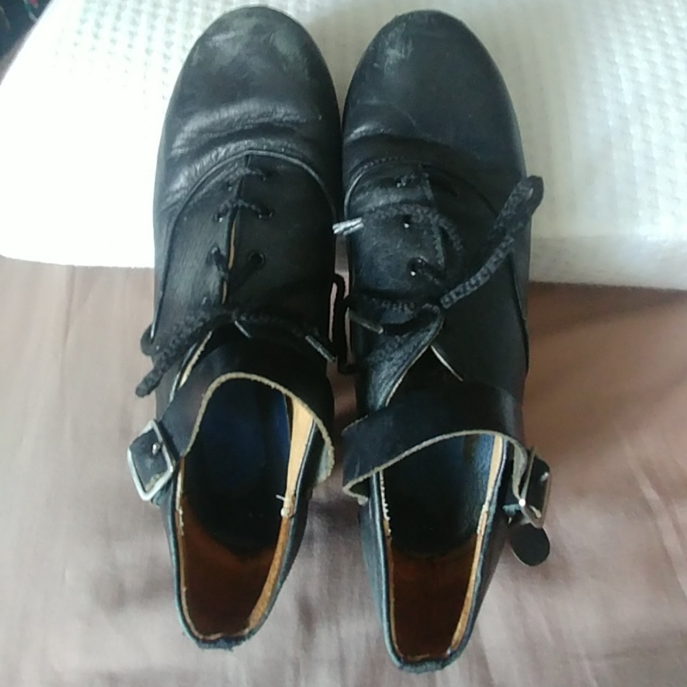 8.75 inches toe to heel.  Irish Hard Dance Shoes.